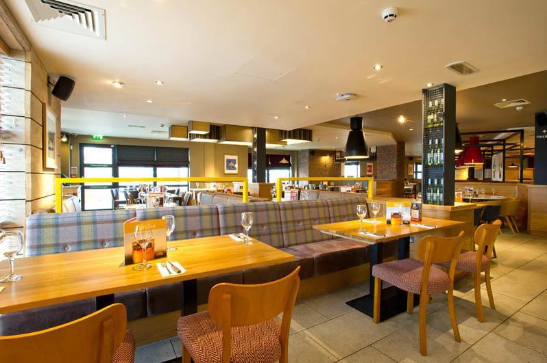 Premier Inn Stirling City Centre Exterior photo